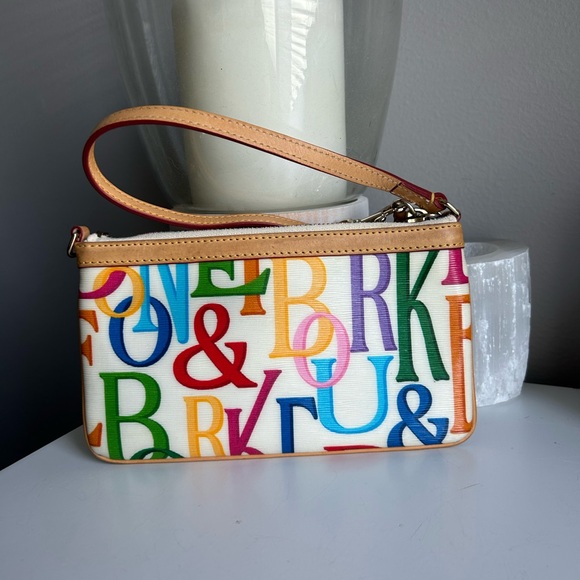 Dooney & Bourke Retro Grafica wristlet - Picture 2 of 8